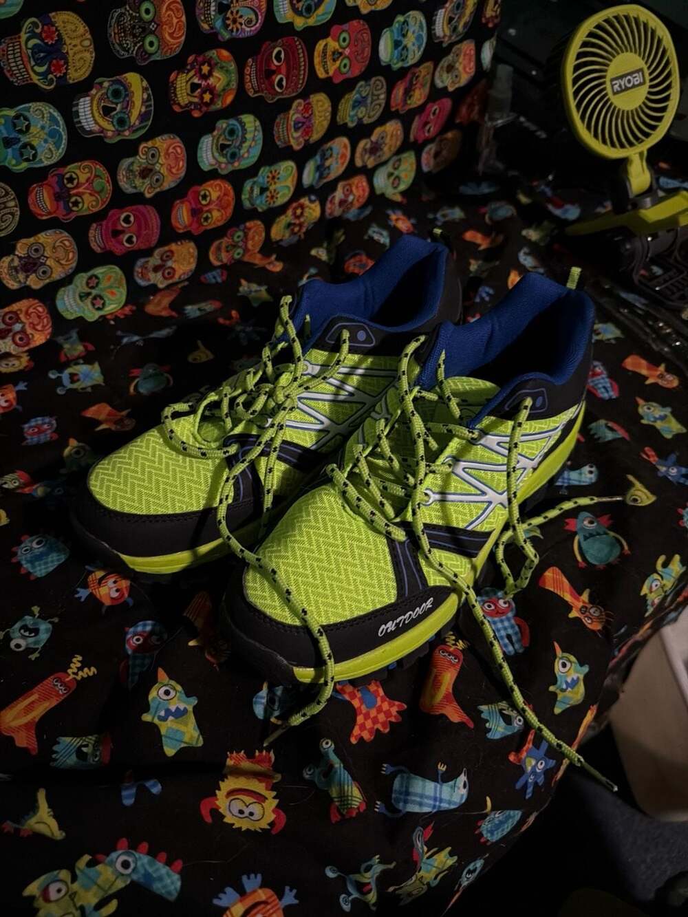 Outdoor Neon Green and Blue Trail Running Hiking Shoes Size 40 (S1)
